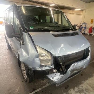 Detailansicht Kundenauto Ford Transit / Instandsetzung Karosserie